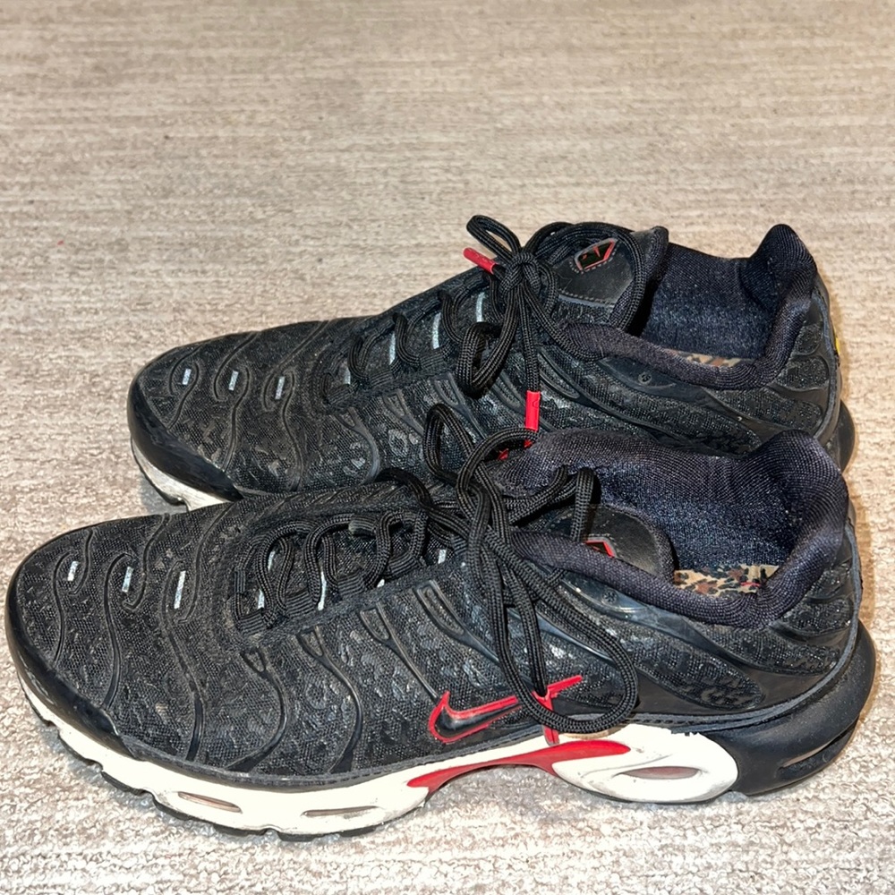Nike woman’s cheetah air max plus